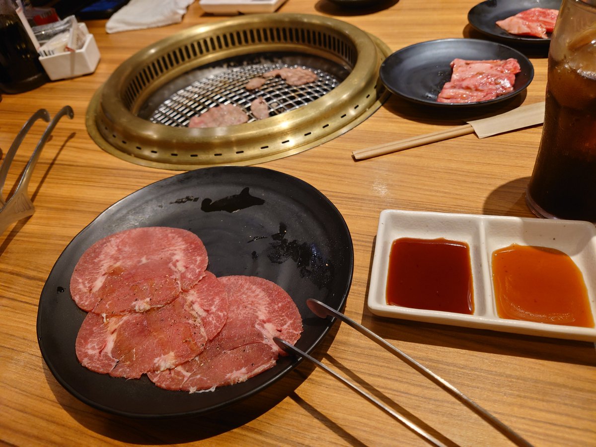 fertiricate's tweet photo. アービンとみとおじと焼肉！！ https://t.co/RtsTAMWu1x