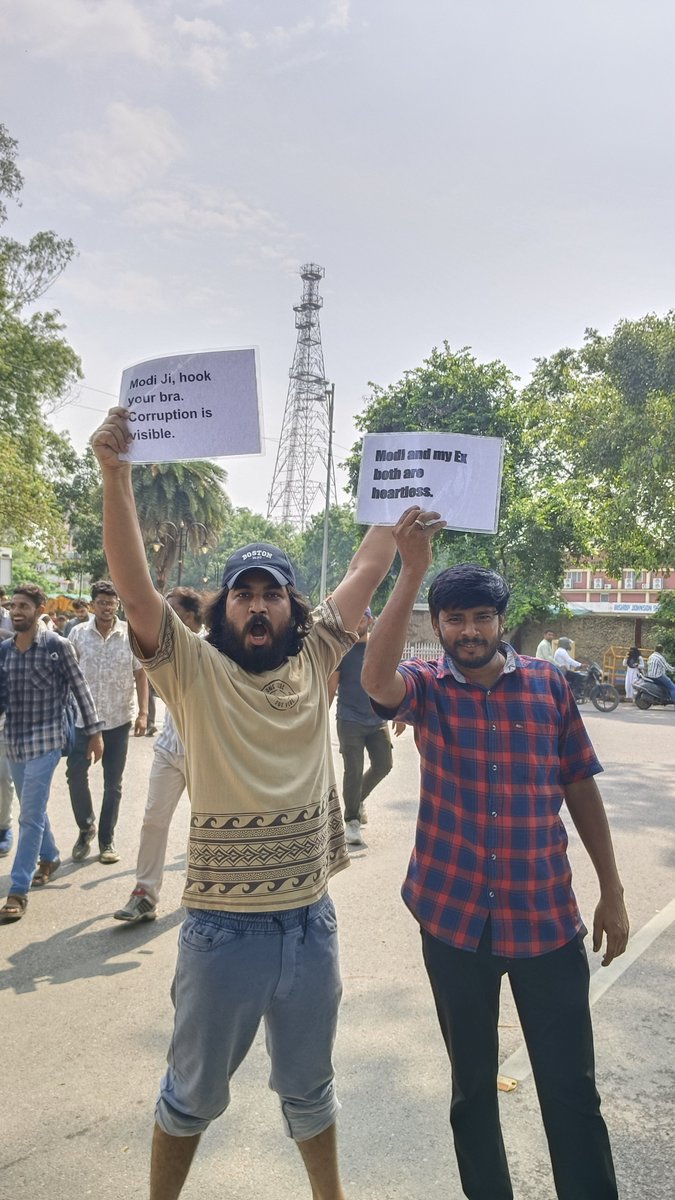 AshtabThe37483's tweet photo. जीत गए 💥🔥🙏❤️
#prayagraj
#DharmendraPradhan
#delhi #cjp #neetprotest https://t.co/ASzA6DoCuM