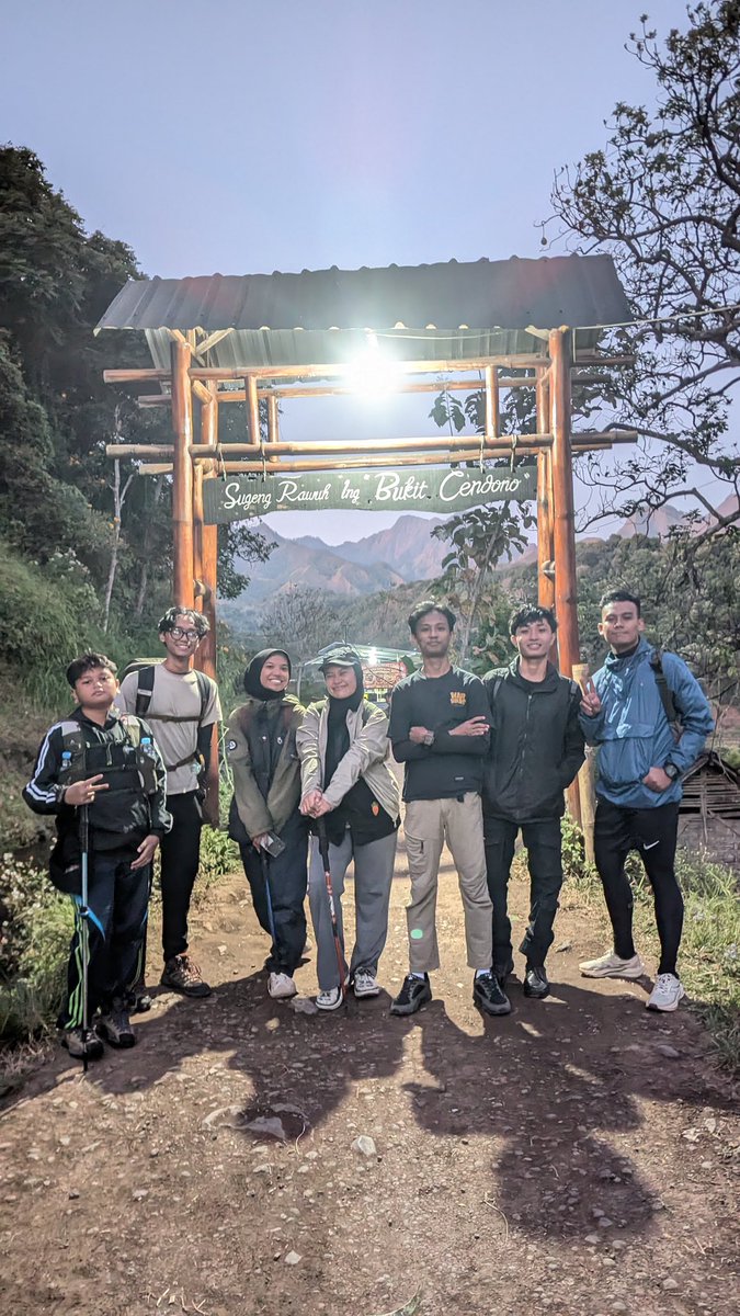 mihelmii's tweet photo. Cendono ke 2 kali. 

Saya pikir saya mulai jatuh cinta pada cendono dengan segala macam tracknya, vegetasinya, pemandangannya, dan tentu sungainya 😆 https://t.co/CDK1aplhDU