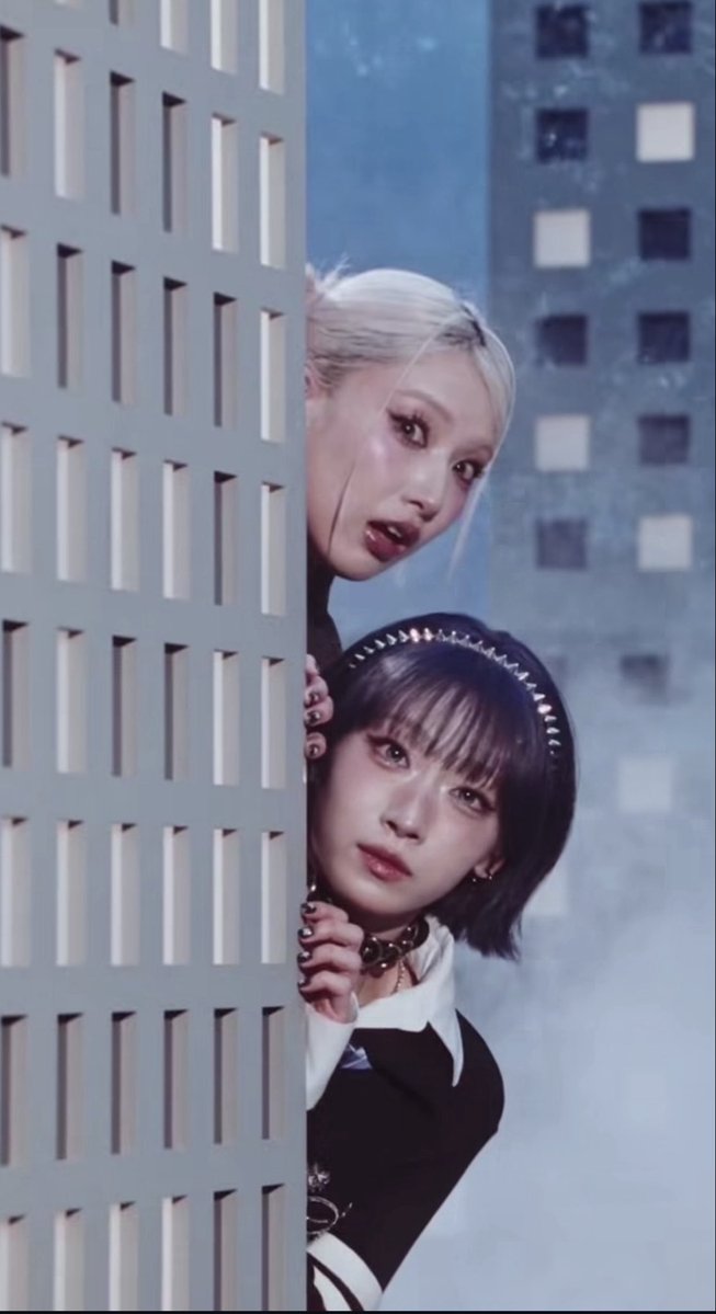 otabenasa's tweet photo. やばっ、、
#JISOO #MOMOKA #ILLIT #HANA https://t.co/XIt3UZLzhl