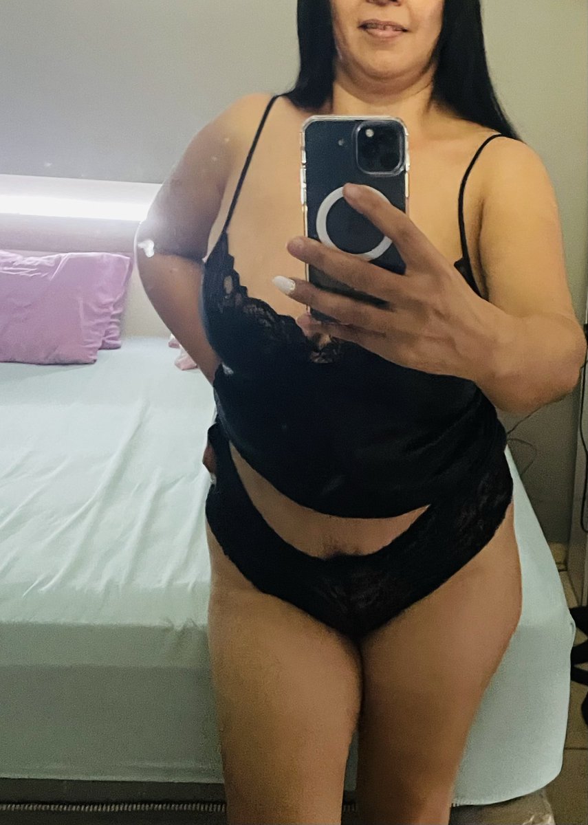 Lady_doll21's tweet photo. Sábado gris a preparar este cuerpo para las actividades 🙂 https://t.co/XaD4V4mBfg https://t.co/vFNlq914wY