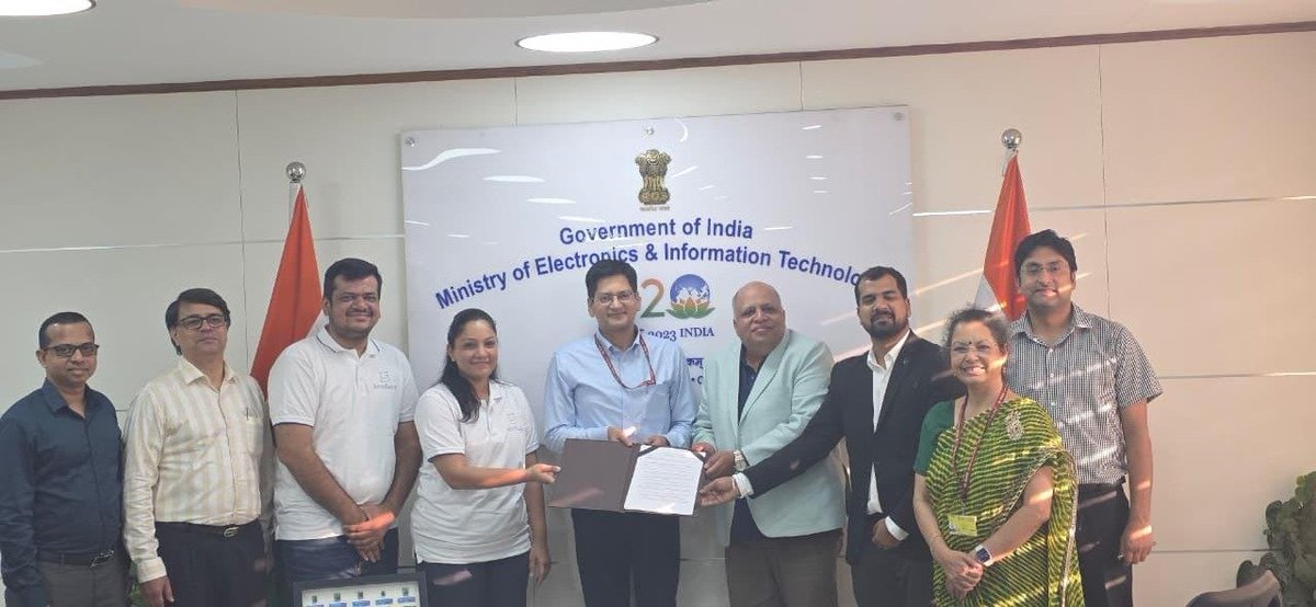 DeshGujarat's tweet photo. Gujarat-Based IndieSemiC Partners with US Chipmaker Semtech to Develop Sabarmati-1 IoT Semiconductor Platform
https://t.co/hYfZH8wSn9 https://t.co/h3ZFibRND4