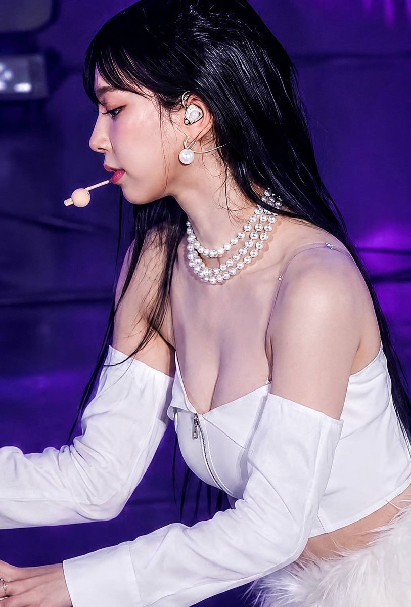 imaima__234's tweet photo. カリナ🤤 https://t.co/EsqKht3HNC