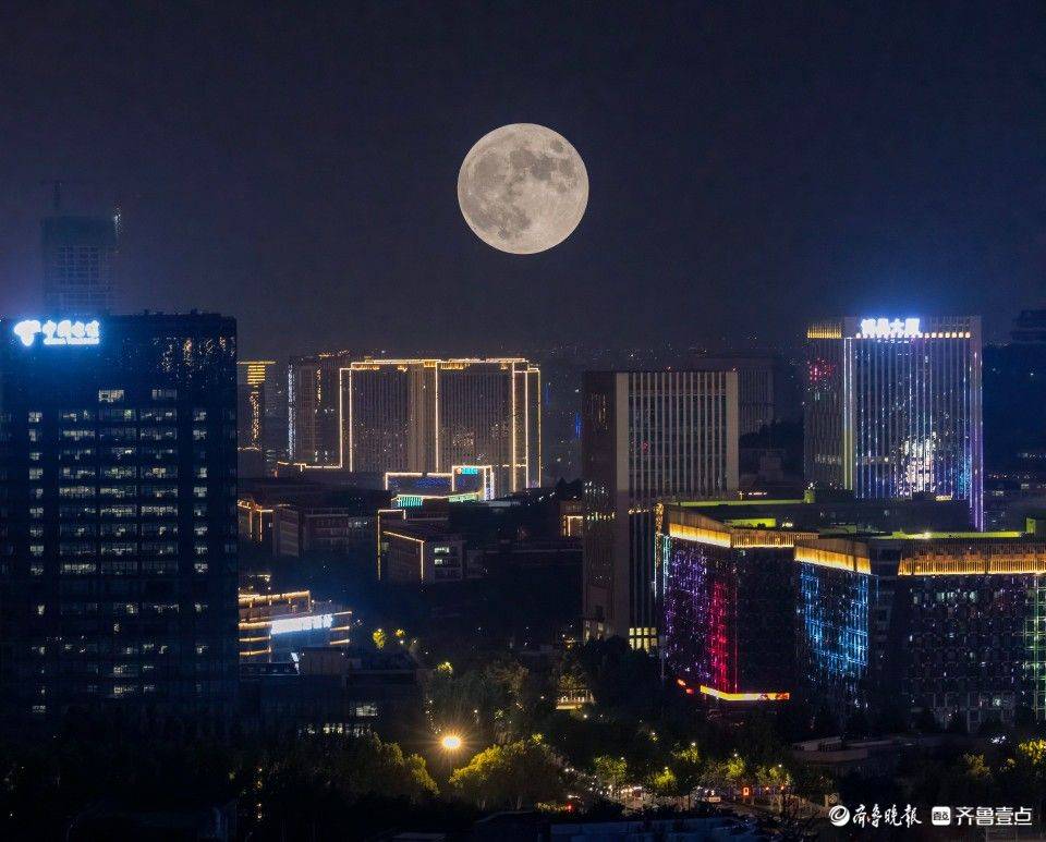 FredrickIn6zdt's tweet photo. Warm Mid-Autumn Festival vibes  Share mooncakes, laughter and moments with loved ones today—may this full moon bring you all the joy you wish for! https://t.co/Wxyzcnsrb1