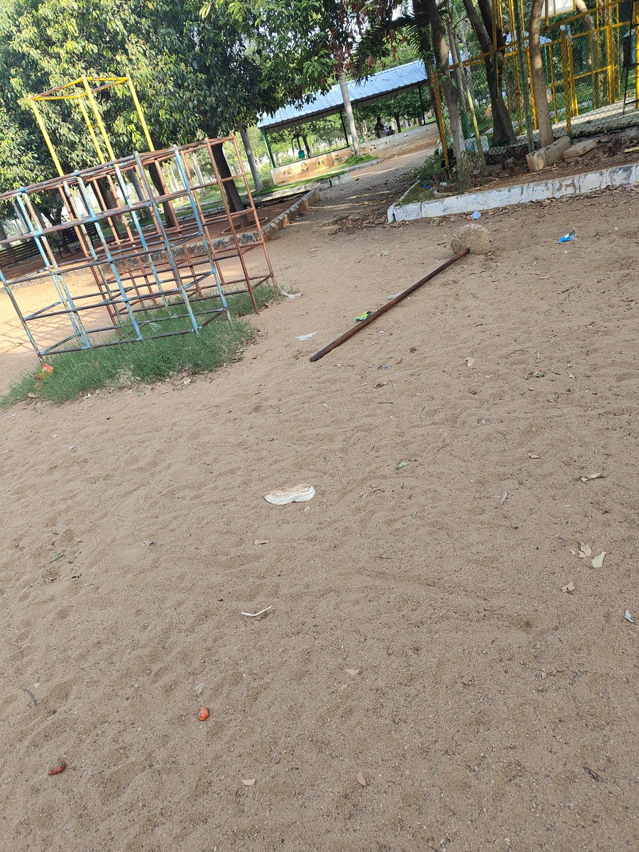 Syedhak08150493's tweet photo. @GHMConlinehyd @CommissionrGHMC @asadowaisi @aimim_national No proper equipment for children to play and even park taking 20 rs enty fees also... Request to arrange good equipment in park . https://t.co/uu2t5zOuSv
