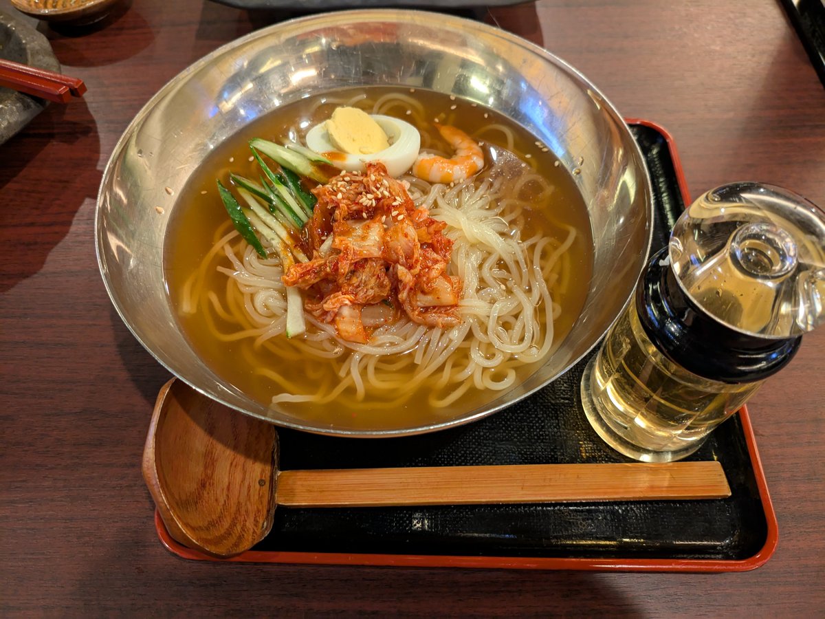 lemoncomet_at's tweet photo. 今週もおつかれさまでした✨(2日しか働いてないけど)
今日のサ飯は冷麺、焼きおにぎり、淡路島産新玉ねぎのオニオンスライス🙂
今週の体重はピーク時から−6.4kgで微減😗
連休太りなんてなかった👏
来週も維持できるように頑張ります💪 https://t.co/gqTIQiqx66