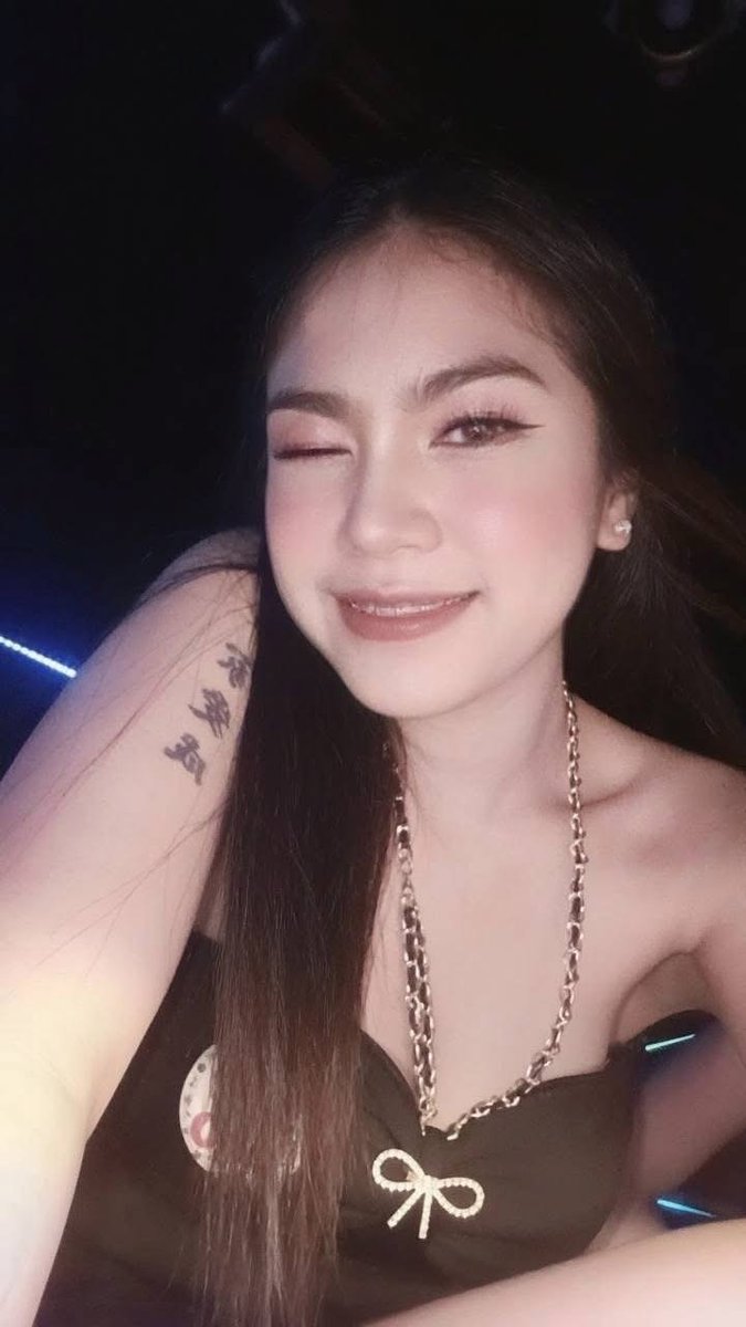 นริน tweet media