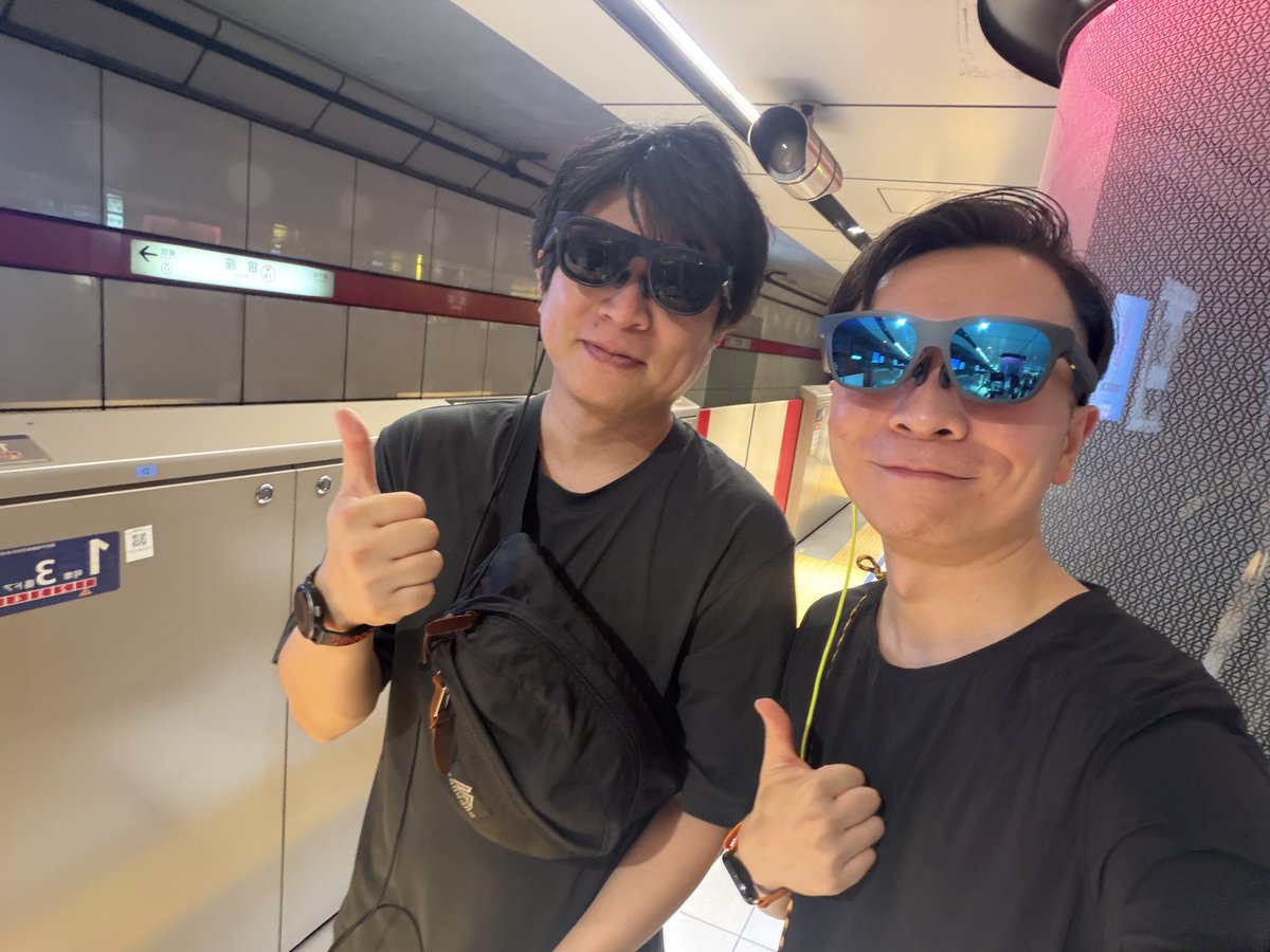 Gao_AR's tweet photo. 帰り道の駅内でまさかのXREALユーザーさんに遭遇。
嬉しくて思わず声をかけてしまいました。
以前から使ってくださっていて、
次のXREAL AURAも楽しみにしているとのこと。
中の人として、こういう偶然が一番うれしいです。
写真掲載も許可いただきました。
ありがとうございました!
#XREAL #ARグラス #XREALAURA