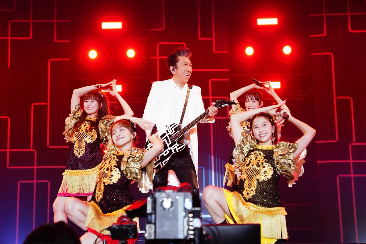 momoclo_king_pr's tweet photo. /／
HOTEI FES🎸
ありがとうございました❣️
\＼

2013年ぶりの「サラバ、愛しき悲しみたちよ」コラボ🔥
初となる「MONONOFU NIPPON feat. 布袋寅泰」での共演⚔️
さらに「バンビーナ」まで💋

最高のひとときでした😘
ｾﾄﾘﾌﾟﾚｲﾘｽﾄ🎧https://t.co/yphvpq8yf4

#HOTEIFes
#ももクロ https://t.co/mVCzEoMtI2