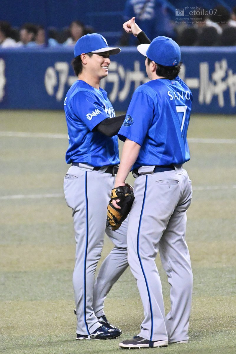 _etoile07_'s tweet photo. 2026.07.25 ⚾️ バンテリンドーム
（ 勝利のハイタッチ🙌🏻✨仲良しカミサノ㌠( ˶>ᴗ<˶)🎵 ）
#baystars
#佐野恵太 選手
#神里和毅 選手 https://t.co/pkyi0YDOhx