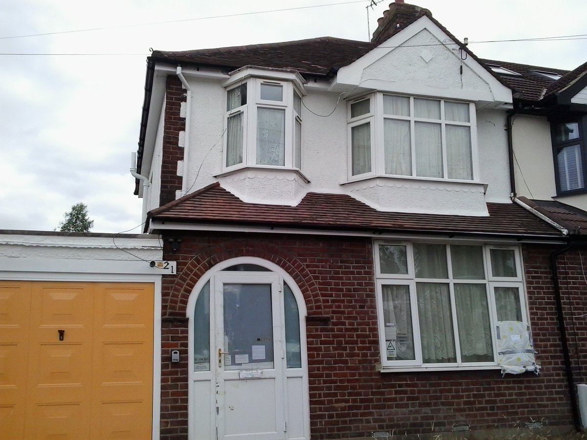 hazelspeed2B's tweet photo. @Mountview Estates (unlawful owner of my rented home accomplice of Salvation Army unlawful sale).  They hire only the best Scaffolders - Tuesday 21st July 2026 - thank God I was out at the time. https://t.co/auPEQu1Ptp