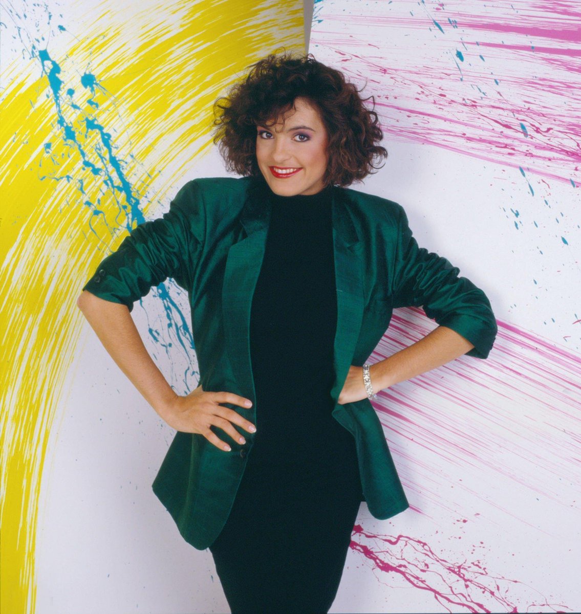 MariskaHGallery's tweet photo. Mariska Hargitay as Carly Fixx

- TV show "Falcon Crest"

- 1988

📷  CBS Photo Archive https://t.co/EUvnCJPwBA