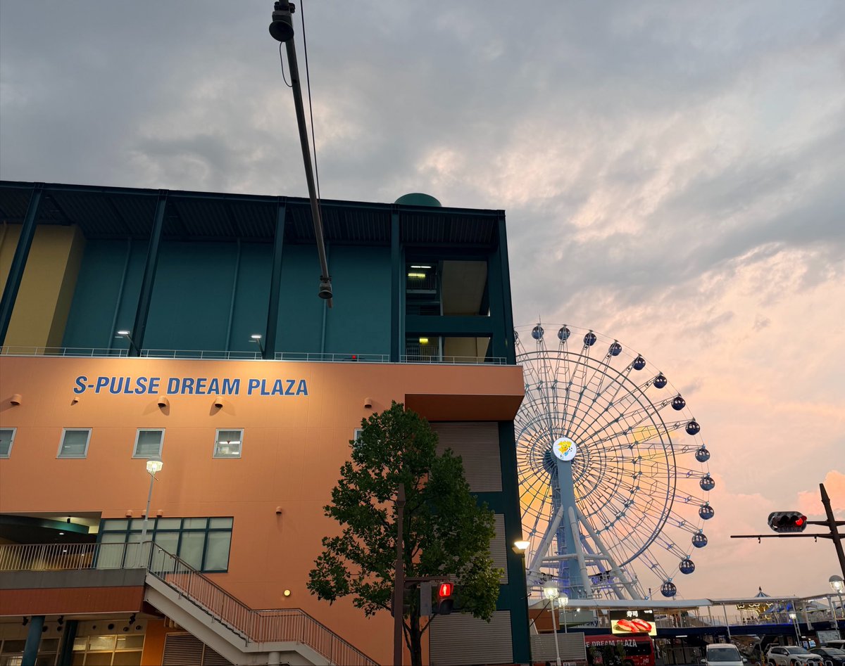 aaasan09's tweet photo. lynch.静岡！ライブ終わっても外明るくて夏のツアーだなぁってなった☀️静岡のおつまみと共に帰るー🚄 https://t.co/L8RrPELleF