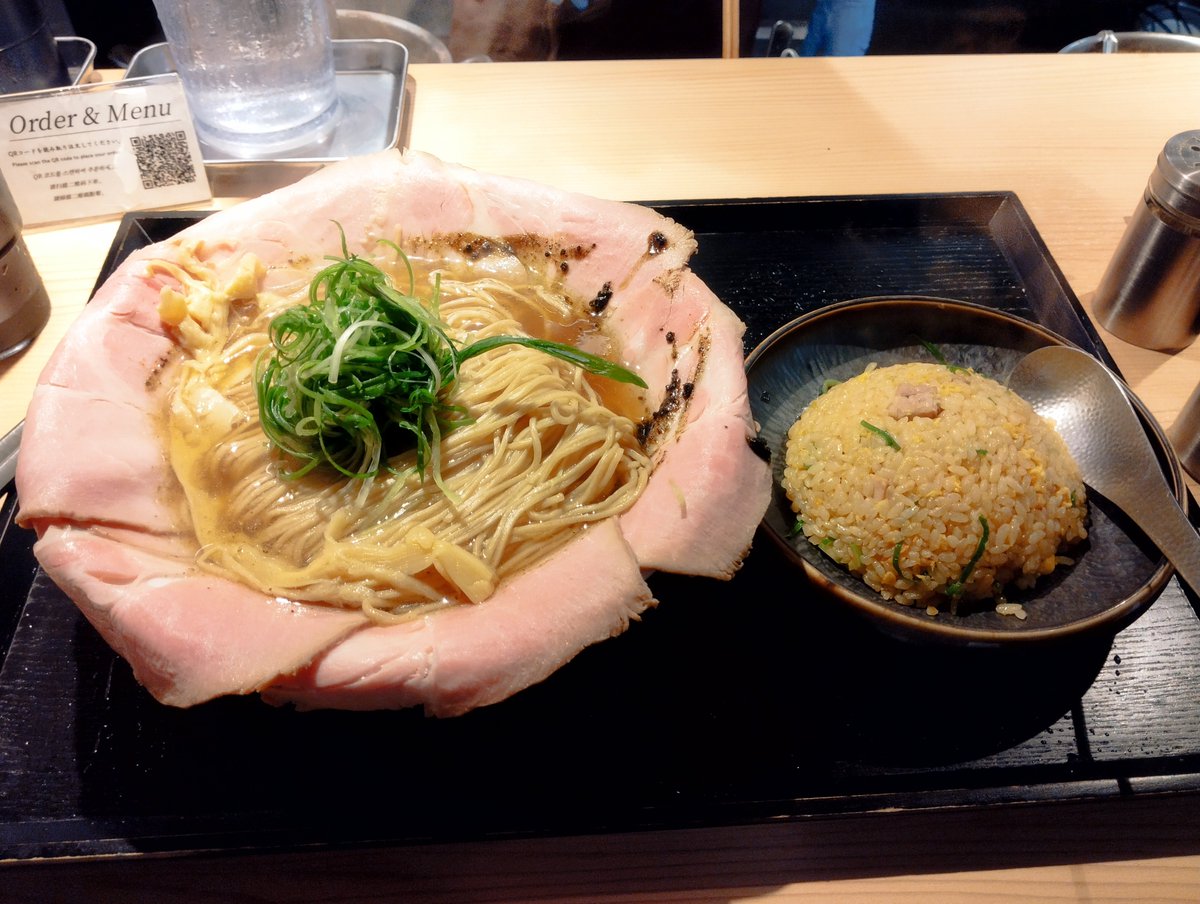 al_drum's tweet photo. 王国民は活気がありました！ https://t.co/K9DPWtyhe5