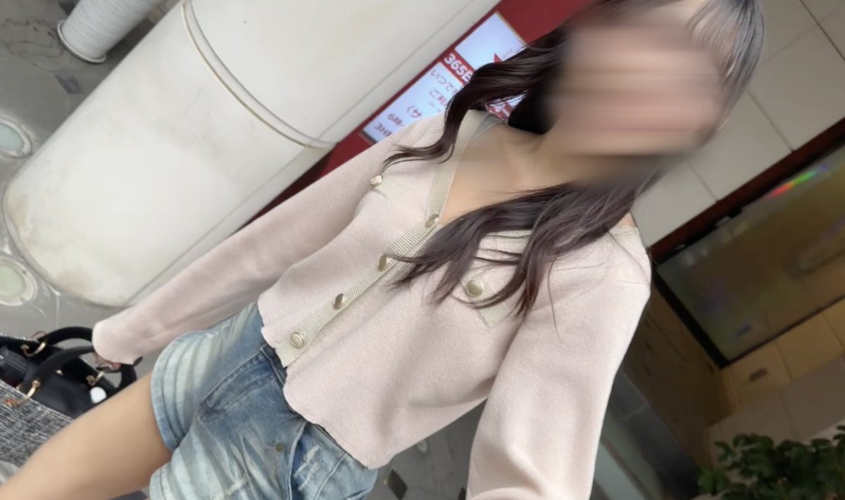 Qastaado's tweet photo. 身体細！と思って脱がせたらバカデケェの出てきてびっくりしちゃった https://t.co/xe4GQKbGHc
