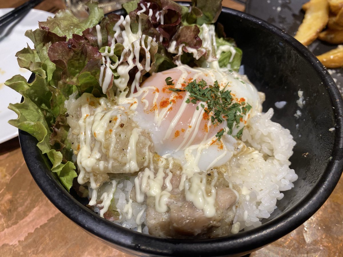 JudasHat's tweet photo. メシとダーツバー(ムシキング) https://t.co/6lDqlEC746