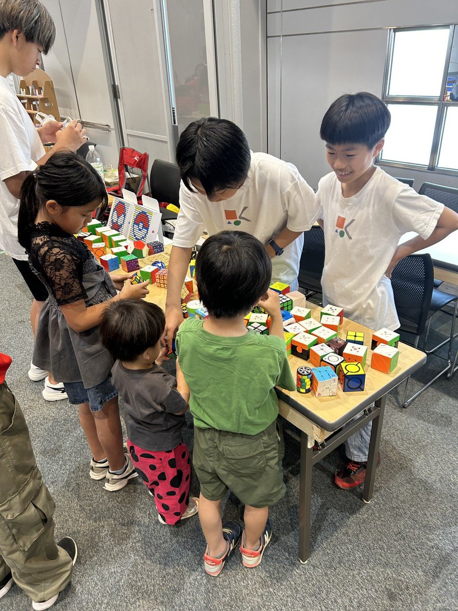 tockycube66's tweet photo. 小さい子に教えるのも
とても勉強になる
腰は痛くなるけどw https://t.co/AHxfWdfoPv