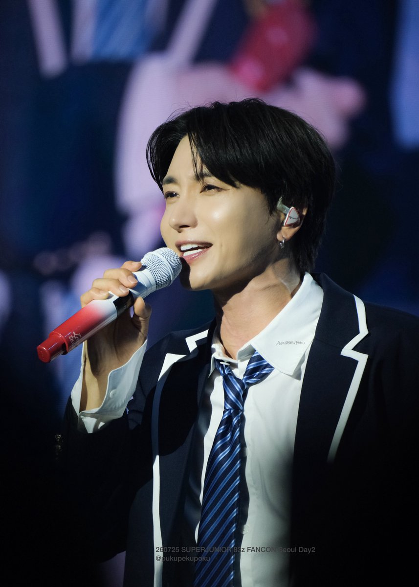 pukupekupoku's tweet photo. 260725 SUPERJUNIOR 83z FANCON Seoul Day2

W앵콜 고마워요! 
교복 입고 노래하는 모습을 보고 싶었어 💙
@special1004 

#SUPERJUNIOR_83z
#LEETEUK #이특 #イトゥク https://t.co/3u7sanLxlv
