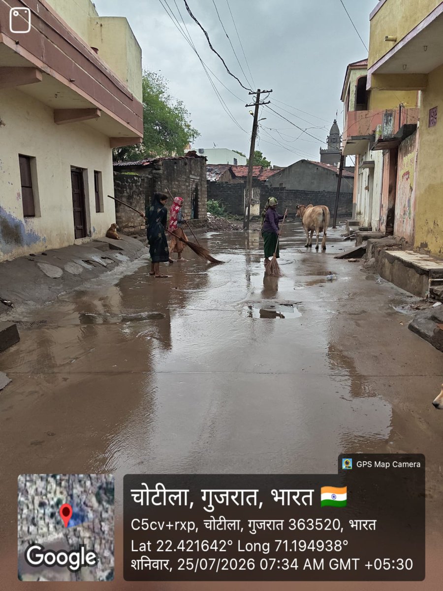 ChotilaN's tweet photo. આજ રોજ ચોટીલા નગરપાલિકા દ્વારા તા ૨૫-૦૭-૨ ૦૨૬ના રોજ વરસાદી વાતાવરણ વચ્ચે પણ સફાઈ નું આયોજન કરવામાં આવ્યું હતું તેમજ ફોગિંગ મશીન દ્વારા ફોગિંગ કરવામાં આવ્યું હતું
@AhmedabadRcm @sbmugujarat https://t.co/kwG2TvcJxr