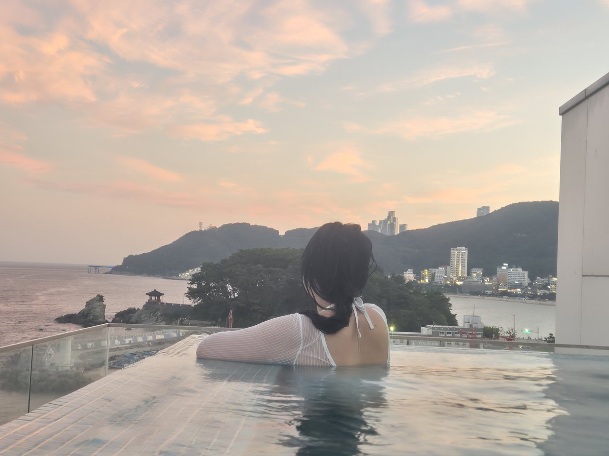 wyangjin's tweet photo. 다들 오랜만이에요!! 전 오늘 생일기념 부산와서 놀구 있어요!! 곧 행사도 갈테니 행사가면 다들 꼭 만나요!! https://t.co/bCTP6UkipM