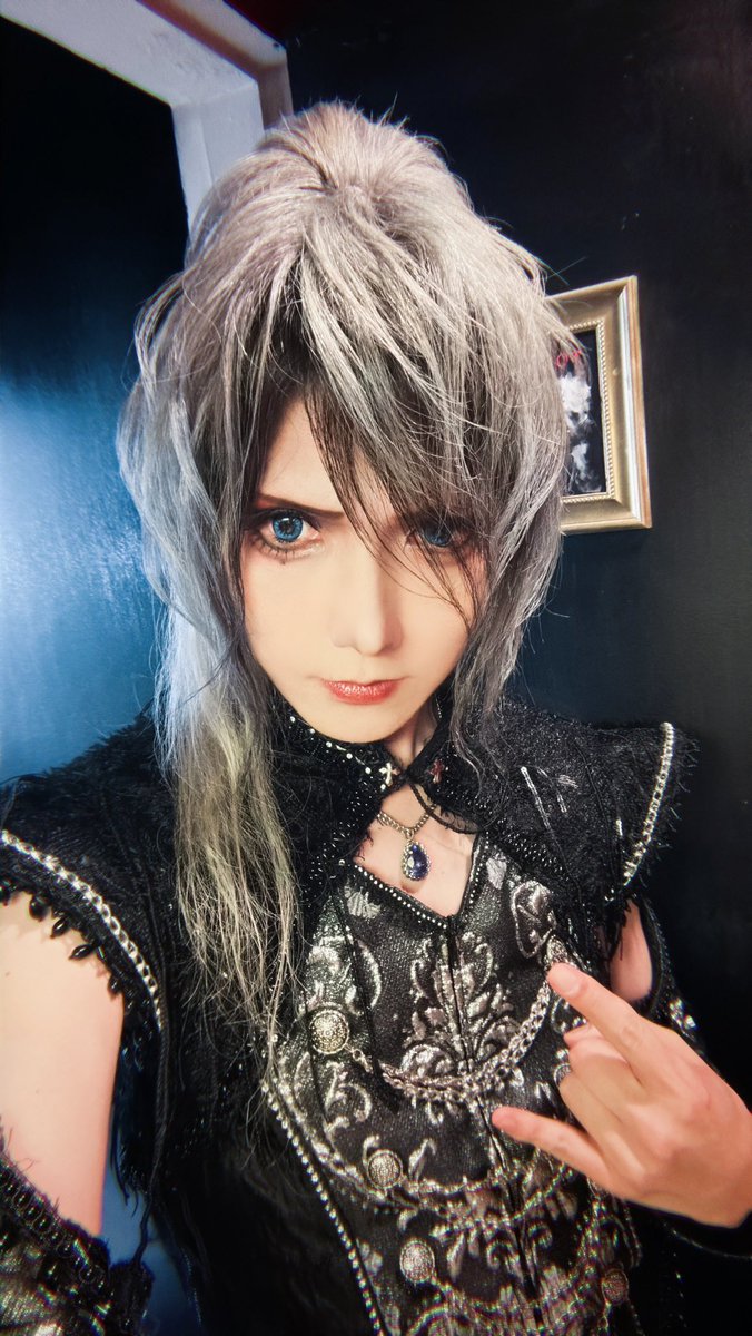 TERUofficial's tweet photo. おてるもん大阪に着地(。・_・。)/ https://t.co/bE9IC58MRH