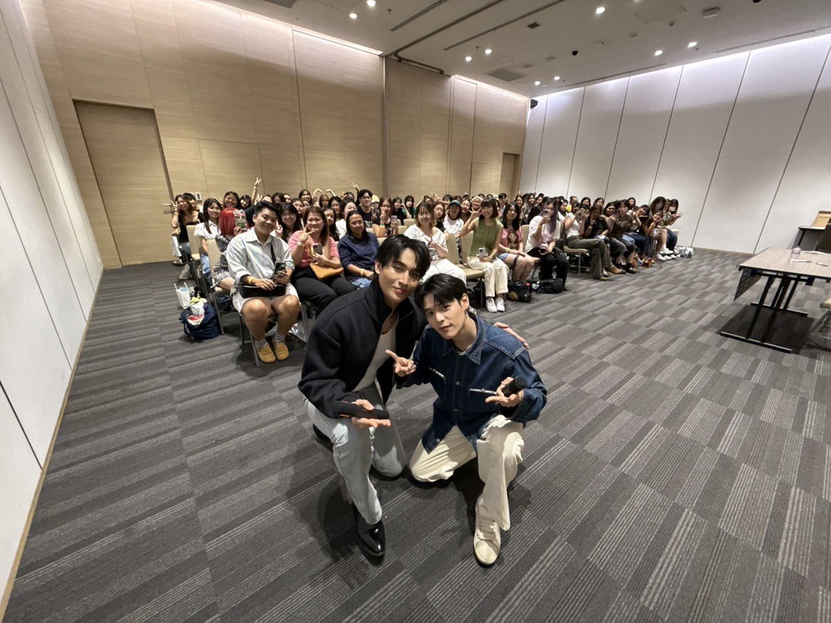 O_G_1991's tweet photo. ไซน์แรก กับน้อง #OhmPoon ทับใจมาก 

3RD FANSIGN WITH OHMPOON

#งานมหกรรมนิยายนานาชาติ2026xOhmPoon https://t.co/pmdo08pc7D