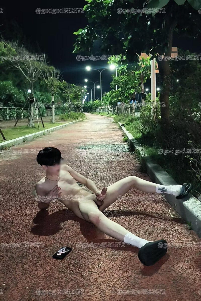 godgod582672's tweet photo. 喜欢夏天 （ 停更一段时间 ） https://t.co/y8owJMqxS6