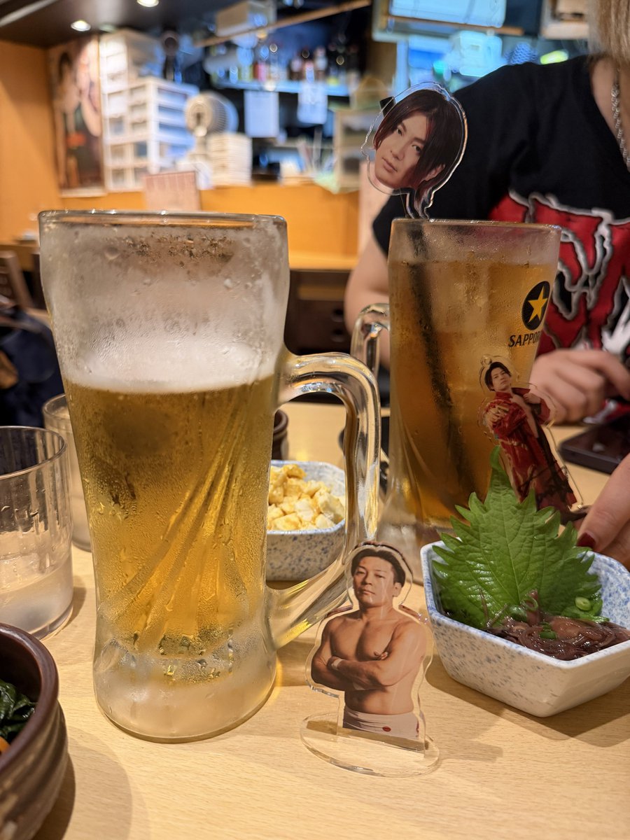 gurin_rin's tweet photo. さっき手に入れたワダタクさんアクスタと https://t.co/33YaJ3AO8r