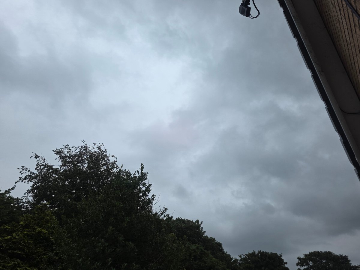 MarkRogers55808's tweet photo. Wierd smell of chemicals in the breeze for some reason have closed all my windows and got the air filters running https://t.co/RLGIjJHqx7
