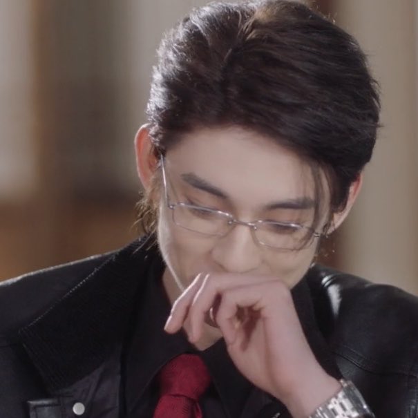 dearqins's tweet photo. why r they lowkey so unserious wdym they went back to flirting like nothing happened the day after the arguments LMAO https://t.co/XSDTjSbbRG