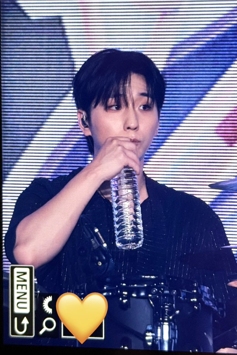 I_HAMSTER_YU's tweet photo. 260725 ACON pre.
#건일 #Gunil 
#엑스디너리히어로즈 #XdinaryHeroes https://t.co/Rhhzll97gS