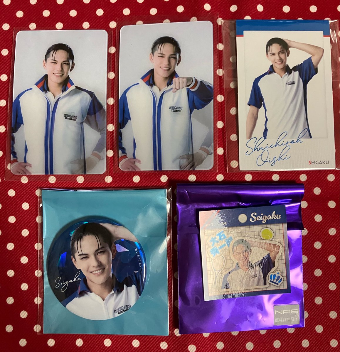 nanatsuno_you's tweet photo. 【譲渡・交換】テニミュ 缶バッジ レンチキュラーカード ポラショ ステッカー 青学VS立海 ツリビレ

譲→大石

求→まとめて定価+送料 or 同種 海堂

検索からでもお気軽にお声掛けください https://t.co/Nn9Ri3no2X