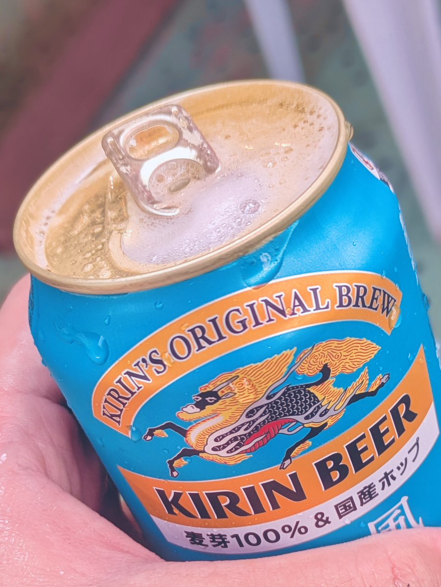 Mew0521's tweet photo. 江ノ島で泳いできた🌊

海の家で飲むビールって、
通常時の15倍くらいうまい🍺💭

あと､久しぶりに作った砂のワイ🐇 https://t.co/Mafta7fTLD