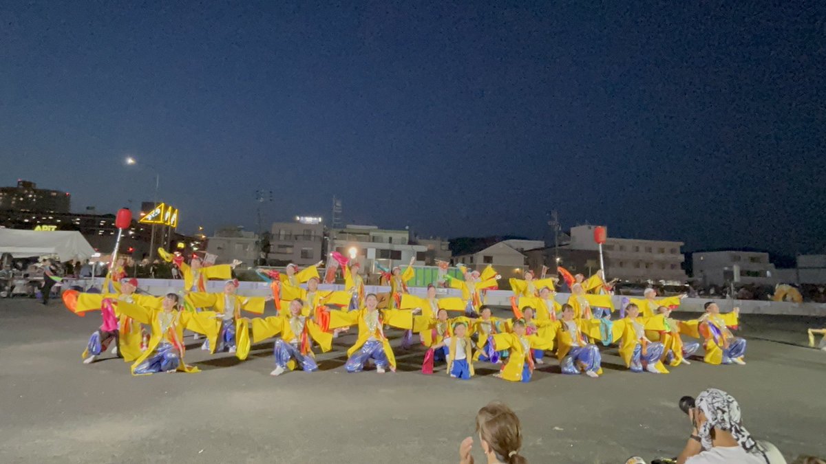 konkontoyokawa's tweet photo. 本日は蒲郡ときめきサタデーに参加させていただきました✨️

『ALLとよかわ』

初披露いかがでしたでしょうか？

初披露ということもあり緊張もしましたが楽しく演舞させていただきました‼️🦊

ホストチームの緣志の皆さま　ありがとうございました！ https://t.co/yCWU9ltrye