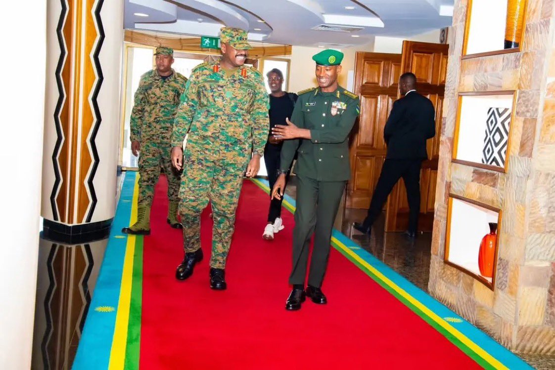 MwesigyeFranks's tweet photo. Gen Kainerugaba Arrives in Kigali for Bilateral Engagements https://t.co/goOoK9ncR7