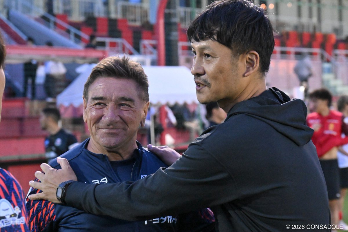 consaofficial's tweet photo. #川井健太 監督× #ミハイロペトロヴィッチ 監督🤝

#consadole #コンサドーレ https://t.co/lfC4PxUvBP