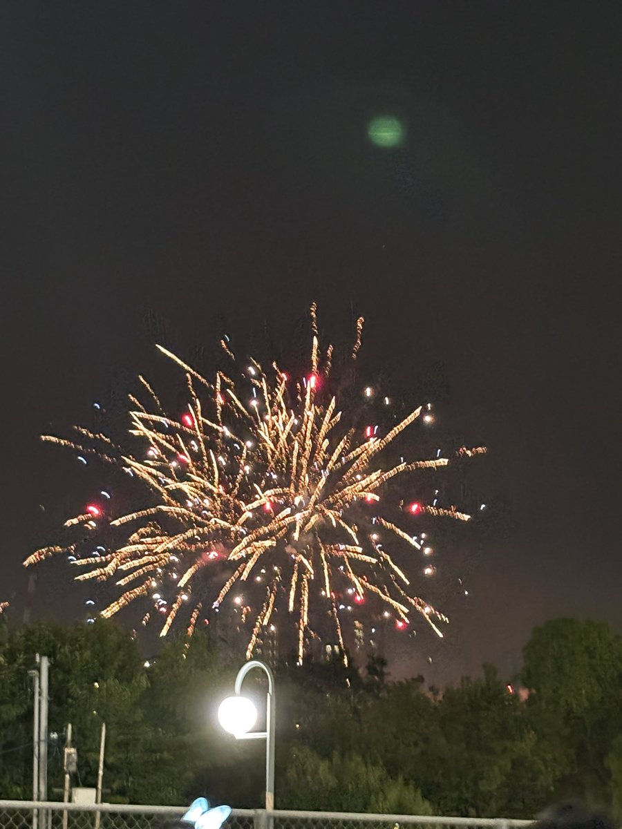 eclair_himd's tweet photo. 仕事終わりに見に来たよ天神祭 https://t.co/qP1EODIfAD