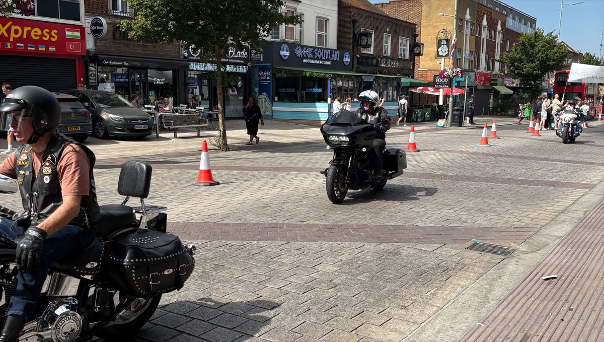 CllrPeterCraske's tweet photo. Well done to everyone who took part in today’s incredible Uniformed Services Day Truck Pull from #Welling to #Bexleyheath - a huge event and a major fundraiser for charity. @ThomasFTurrell @CameronSmithUK @FrazerBrooksGB 
Find out more:
https://t.co/2Iuji4DtDd https://t.co/SxtnT2oktC