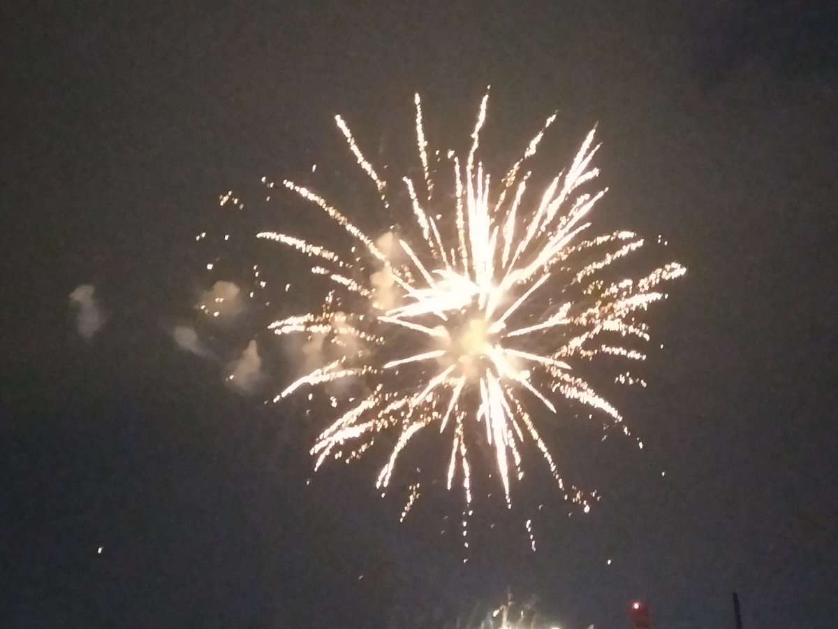 HenriettaMsy's tweet photo. 🎇 https://t.co/IFEuE4BWYD