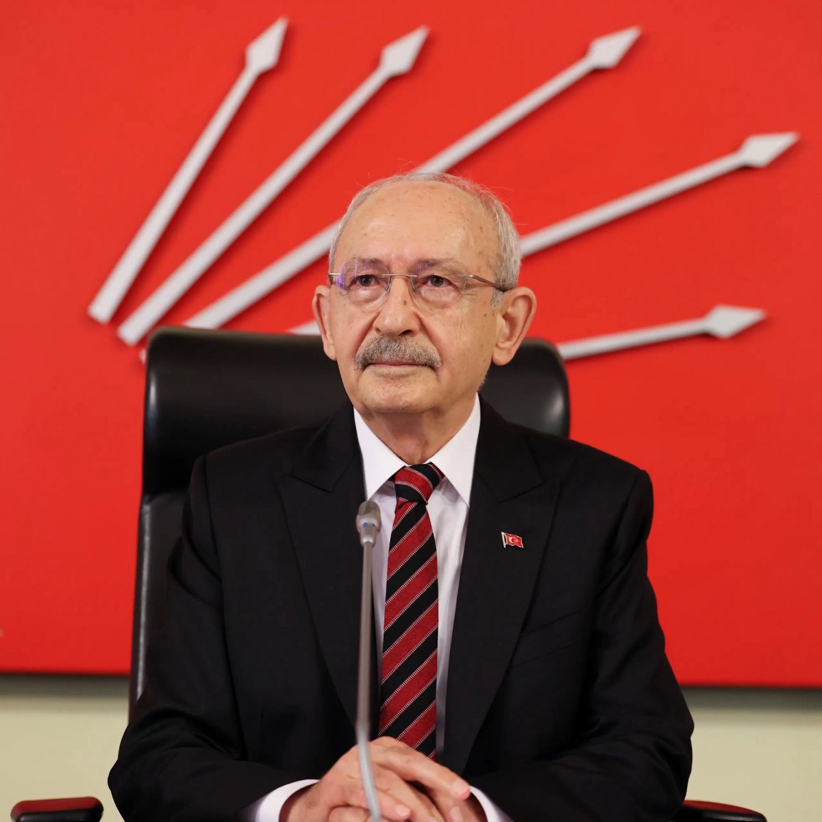 Koyuncaz's tweet photo. Sana oy verdiğime acıyorum!!!
Kemal Kılıçdaroğlu: "CHP arınmak zorunda olan bir partidir. Çok şükür o da büyük ölçüde gerçekleşti." https://t.co/O7b6vFo9Vv
