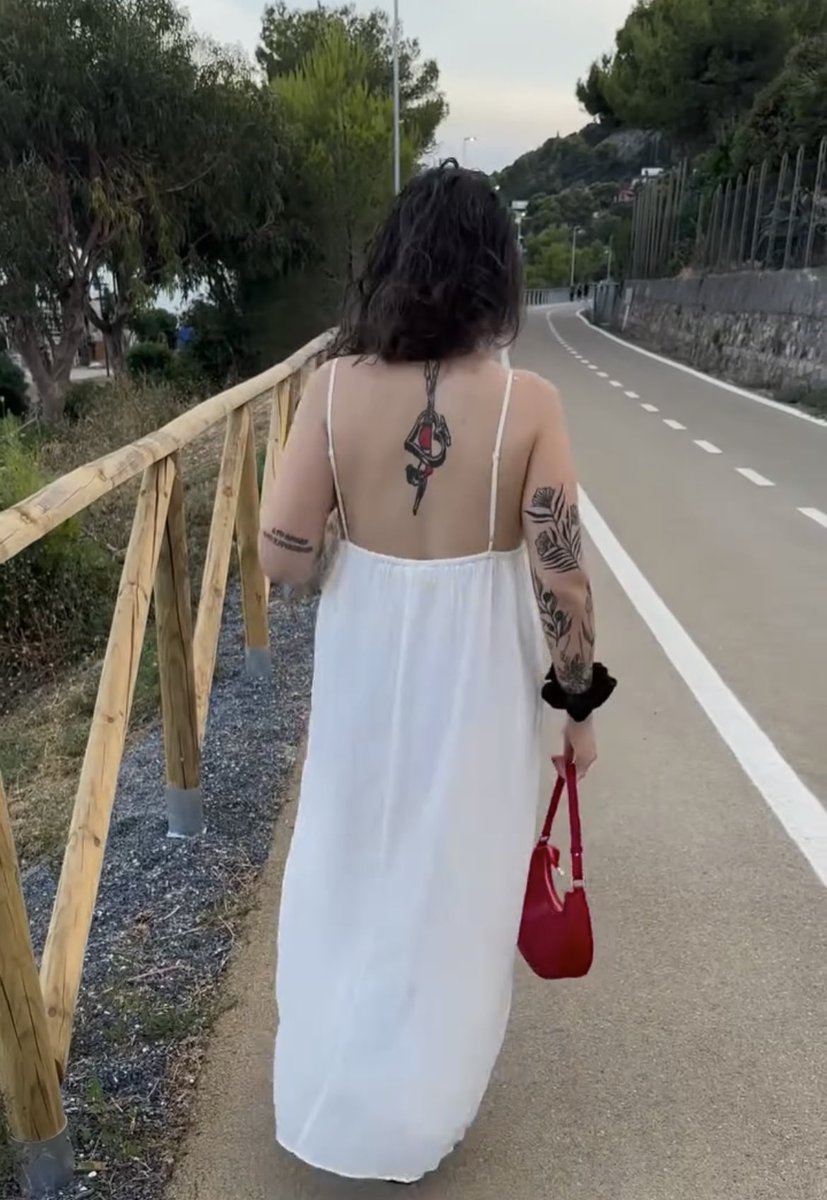 alexislunaa98's tweet photo. @otto_loki @benwehrman 3 tAtOoS mkay  🥴 https://t.co/DL86iPHM3V