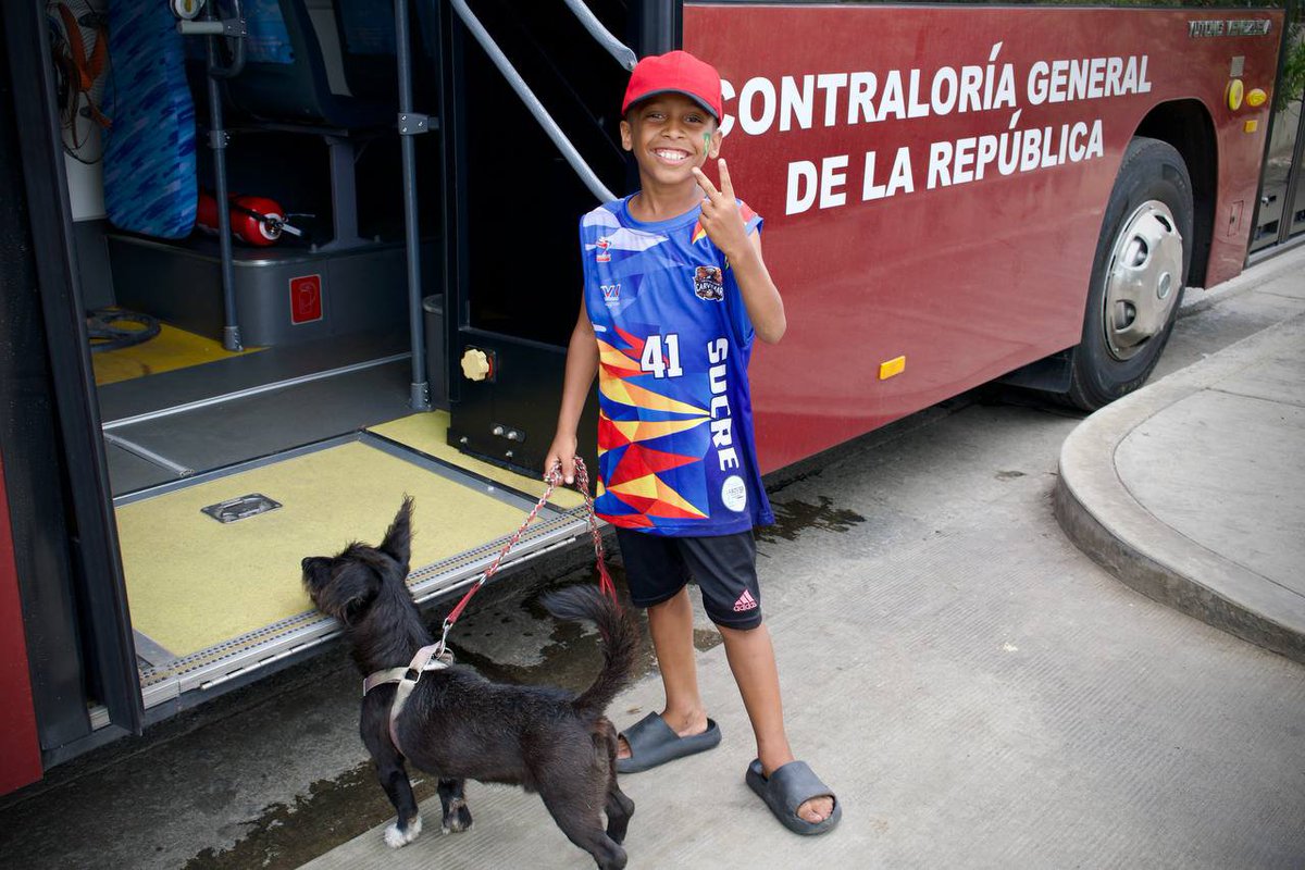 CGRVenezuela's tweet photo. #CGR | Campamento transitorio Pedro Fontes en La Vega recibe familias de La Guaira 

La Contraloría General de la República Bolivariana de Venezuela (CGR) lidera la atención de familias en la escuela "Pedro Fontes" de La Vega, en Caracas, como campamento transitorio.

1/6 https://t.co/smj3GfD4pa