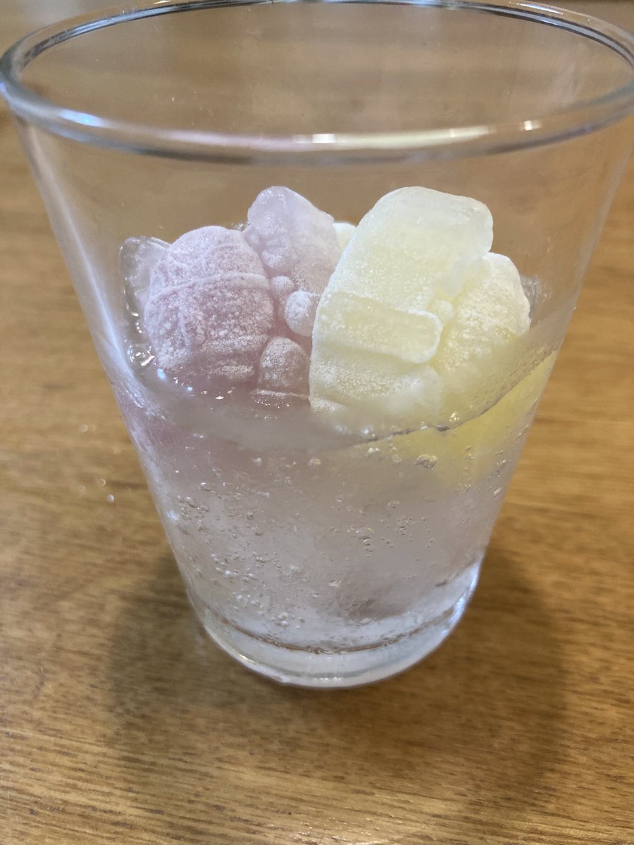 Vutaite's tweet photo. ハーヴェストグミが倍以上に膨らんだんで
凍らせてゼリーにトッピングしたらベネ！ https://t.co/CbuFYijYB7