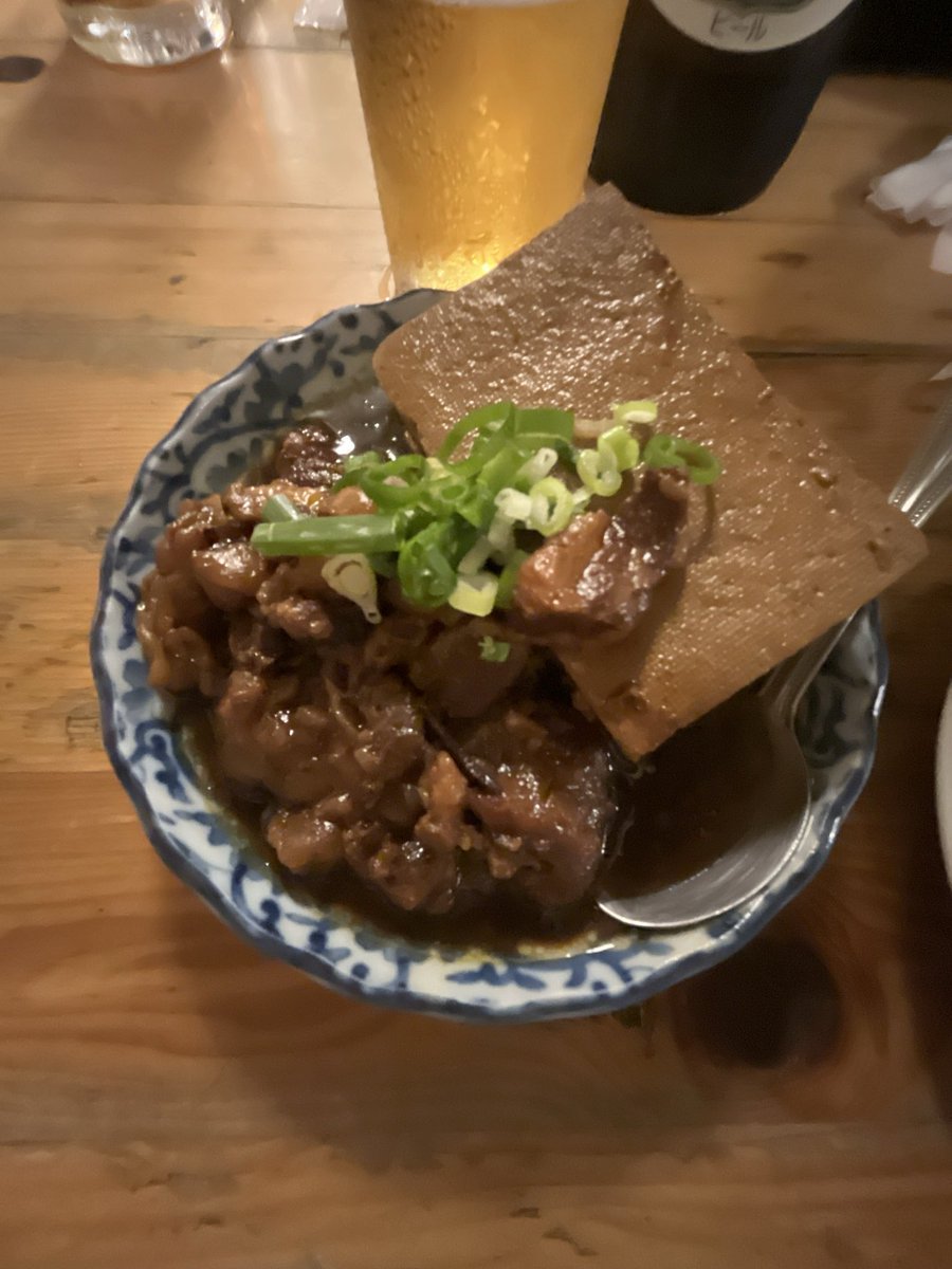 05silkitty's tweet photo. 反省会なう。
妹を #スガマニア 計画。
『何がよかった？progressとか？』姉
『今日イチは、午後パレ😍。前回の66の時は姉の拙い踊りだったけど、今日はamazonsお姉さん様の踊りでノレた。』
姉の計画、成功？

#スガシカオ
#BUNTAI https://t.co/8ma6pzBCTV