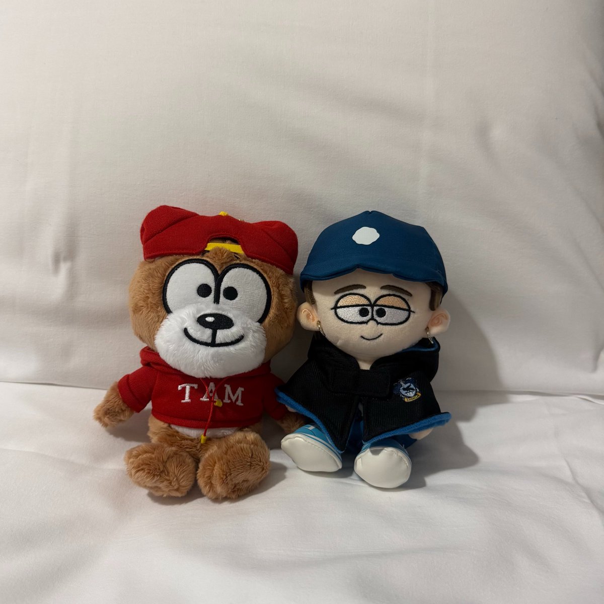 8tt1231's tweet photo. たとちゃんたむちゃん初めての飛行機に初めての北海道✈️
たとちゃんは新しいお洋服でおでかけ！！明日たのしもうね～👒🪄 https://t.co/QM95iLdCOd