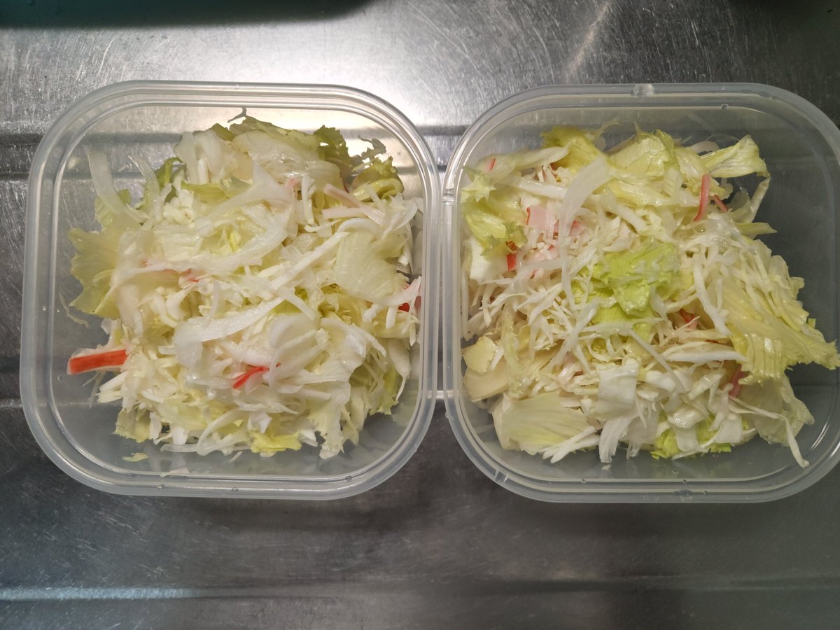 sora11211283's tweet photo. 今日もサラダ作りました✨あとは、今日のお昼ごはん✨サワラの西京焼きが、おいしかったなぁ💖ごちそうさまでした。明日は土用の丑の日✨鰻たくさんたべるんだぁ✨ https://t.co/QkDbcPBqsO