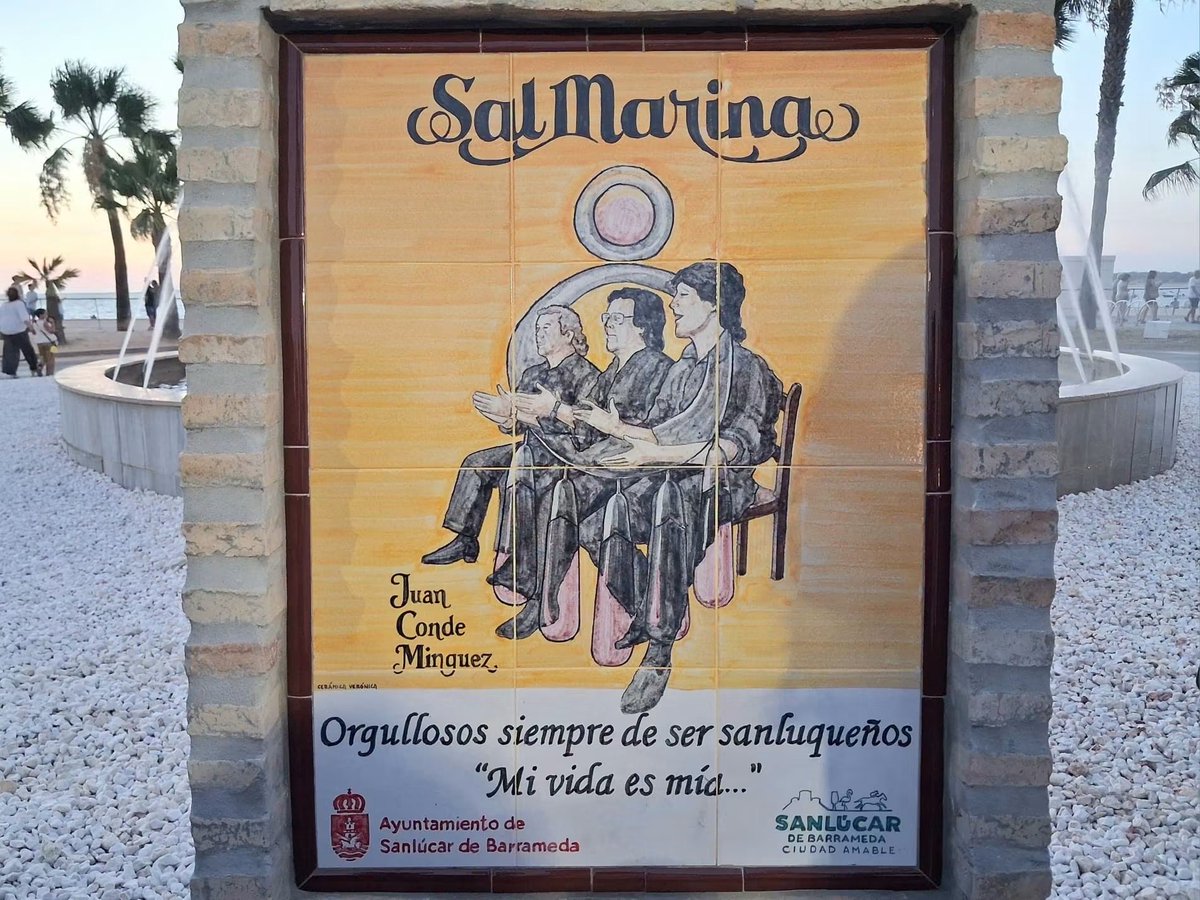 AytoSanlucar's tweet photo. 📸Acto de nominación de la rotonda dedicada a SalMarina en la fuente que une La Calzada de la Duquesa Isabel y el Paseo Marítimo 

🗣La alcaldesa de Sanlúcar, Carmen Álvarez🤝

#Sanlúcar #CiudadAmable #Cultura #Música

https://t.co/zxNlHRJPzY https://t.co/viCrz8pvN7