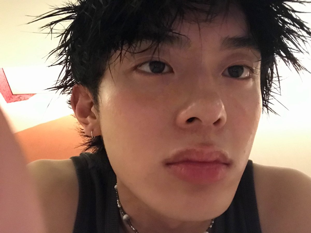 sebone_ja's tweet photo. 時差で喰らっています https://t.co/ySCcfT9r7G
