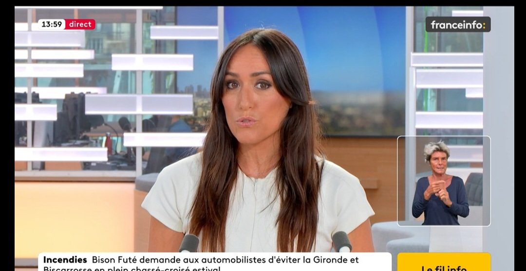 PhilippeSe6683's tweet photo. 14h  l incontournable et excellente @jeannebarontv nous donne rdv sur @franceinfo pour le 14/16h  pour un décryptage complet de l actu du jour courage et force à toi ma super queen jeanne et bonne émission ❤️😘❤️ https://t.co/upXvBR3f6h