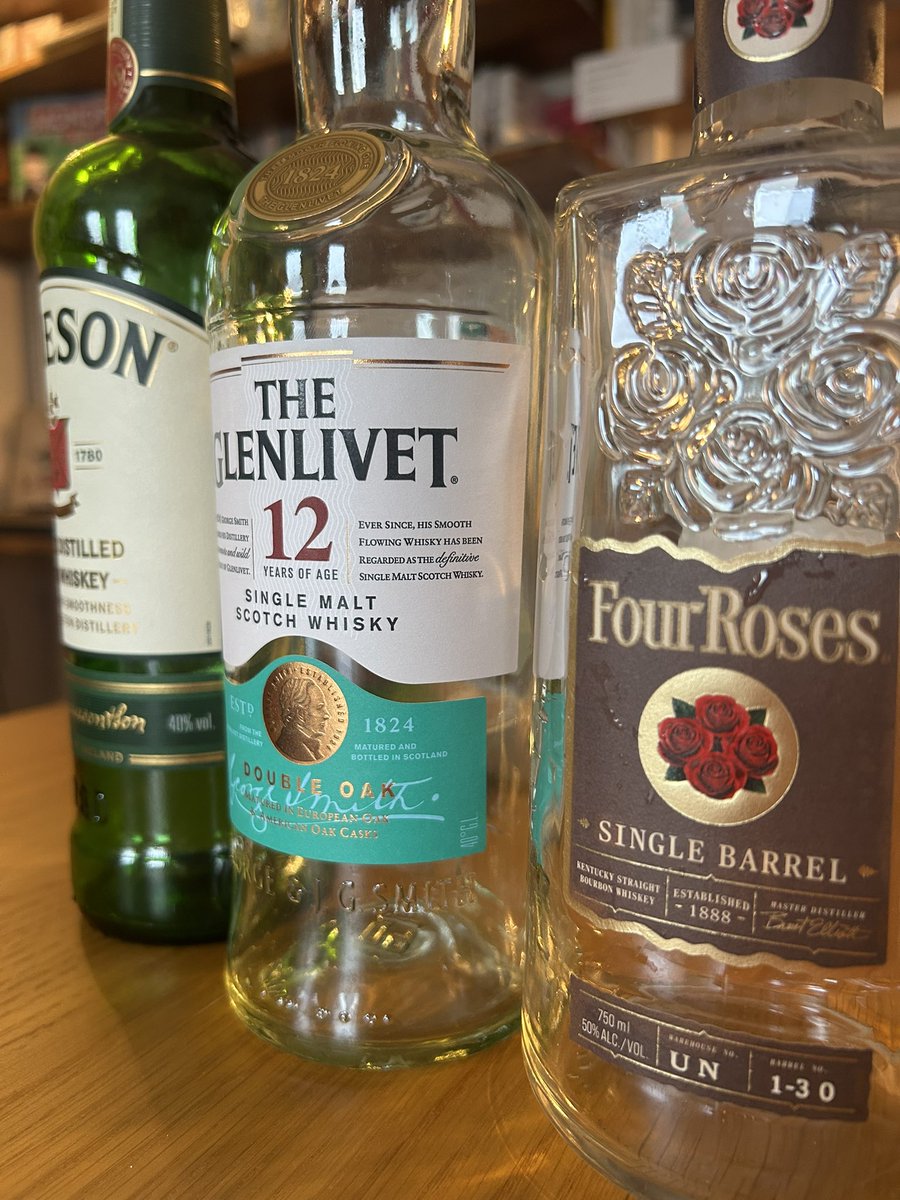PrisonMeal's tweet photo. 世田谷で極上のチョコとウイスキーを飲むシャバ増になりました。だれかおれを殺してください。 https://t.co/eAlcXXHraJ